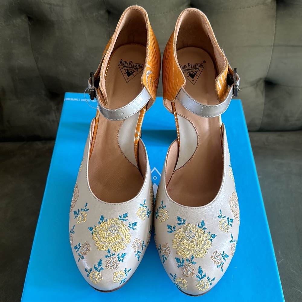 Fluevog Miracles Platform Pump - image 2